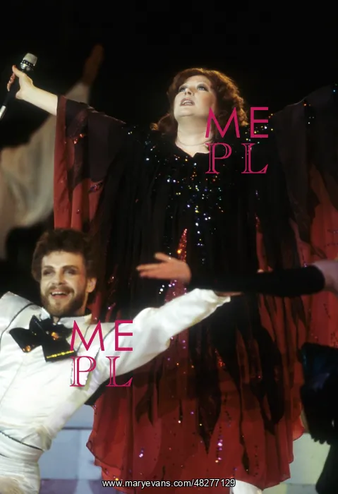 : Soviet pop singer Alla Pugacheva and Expressia : Soviet pop singer Alla Pugacheva and Expressia