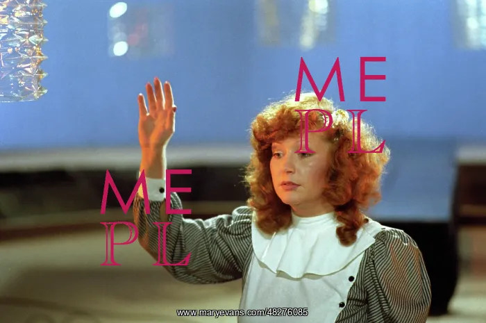 : Soviet pop singer Alla Pugacheva performing, 1983 : Soviet pop singer Alla Pugacheva performing, 1983