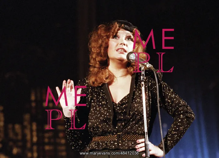 : Soviet pop singer Alla Pugacheva performing, 1983 : Soviet pop singer Alla Pugacheva performing, 1983