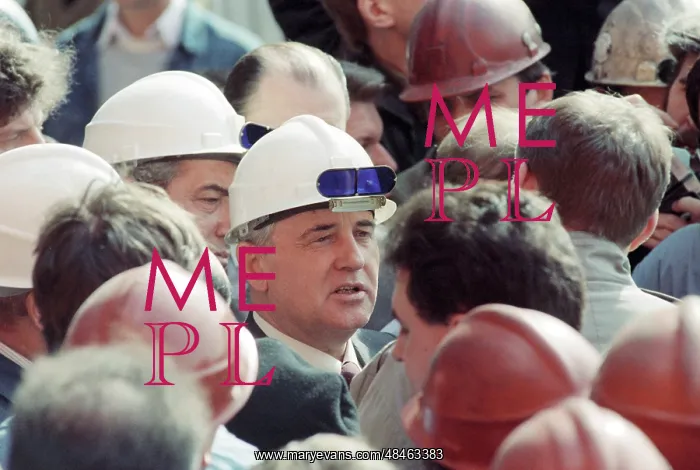 : Soviet President Gorbachev meets metallurgy workers, 1990 : Soviet President Gorbachev meets metallurgy workers, 1990