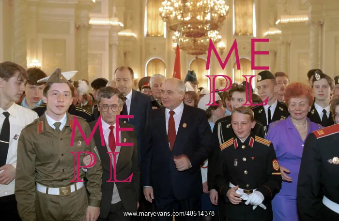 : Soviet President Mikhail Gorbachev and representatives : Soviet President Mikhail Gorbachev and representatives