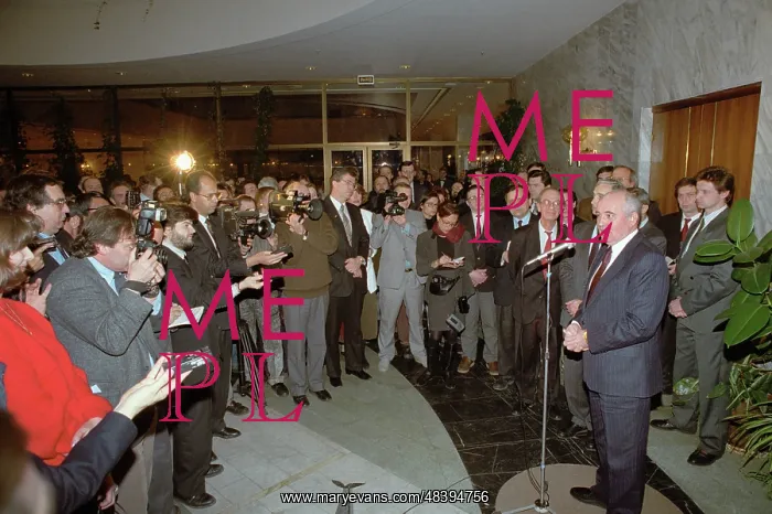: Soviet President Mikhail S. Gorbachev holds press : Soviet President Mikhail S. Gorbachev holds press