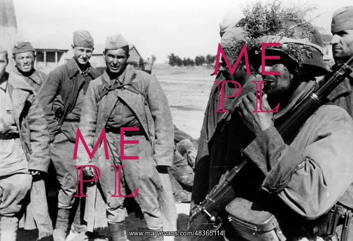 : Soviet prisoners after the fights between the : Soviet prisoners after the fights between the