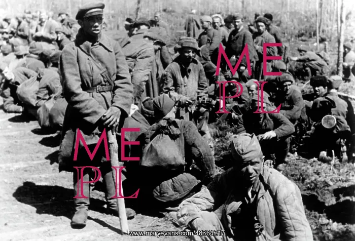 : Soviet prisoners of war at Volkhov, 1942 : Soviet prisoners of war at Volkhov, 1942