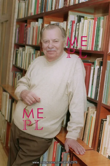 : Soviet and Russian archeologist Valentin Yanin, 1999 : Soviet and Russian archeologist Valentin Yanin, 1999