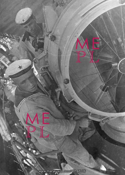: Soviet sailors at floodlights, 1934 : Soviet sailors at floodlights, 1934