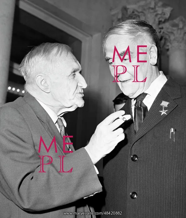 : Soviet scientists Igor Tamm and Pyotr Kapitsa : Soviet scientists Igor Tamm and Pyotr Kapitsa