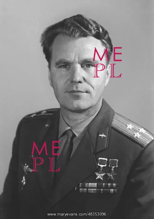 : Soviet Soyuz-10 spacecraft commander Vladimir Shatalov, 1971 : Soviet Soyuz-10 spacecraft commander Vladimir Shatalov, 1971