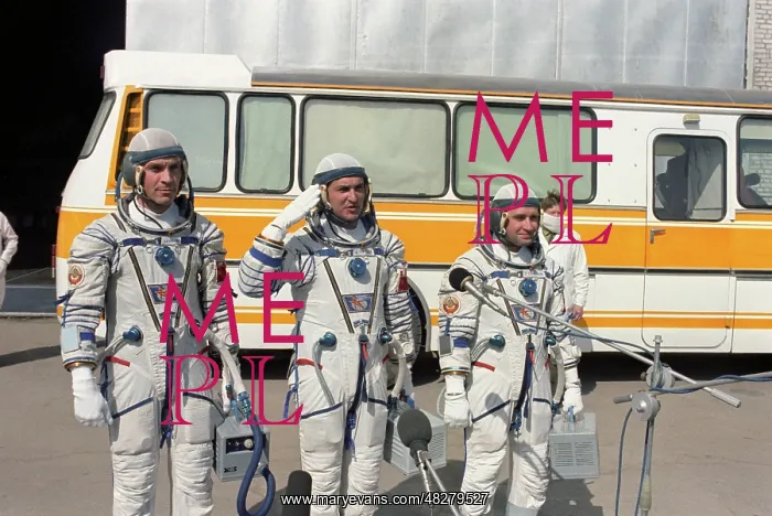 : Soviet Soyuz T-8 space crew before launch, 1983 : Soviet Soyuz T-8 space crew before launch, 1983