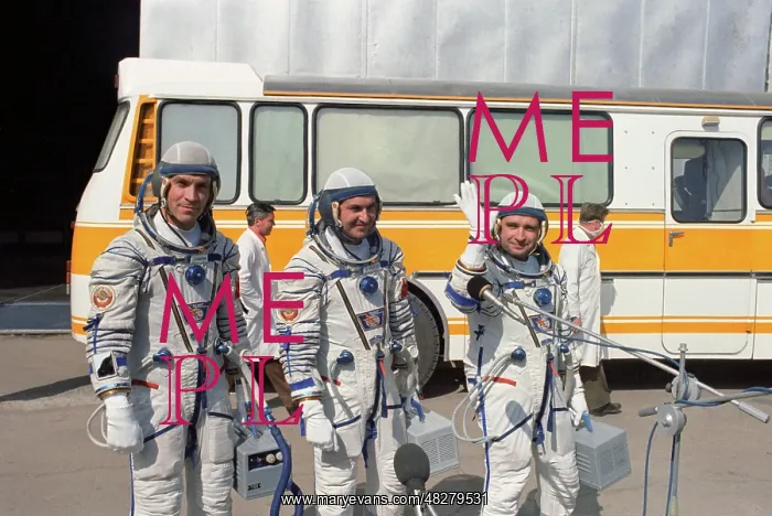 : Soviet Soyuz T-8 space crew before launch, 1983 : Soviet Soyuz T-8 space crew before launch, 1983