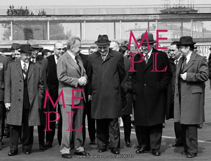 : Soviet statesman Aleksei Kosygin visits Iraq : Soviet statesman Aleksei Kosygin visits Iraq