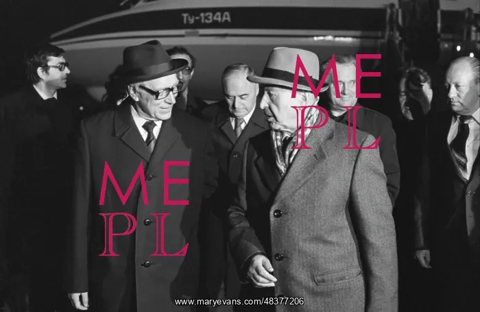: Soviet statesman V. Ponomarev visits People's : Soviet statesman V. Ponomarev visits People's