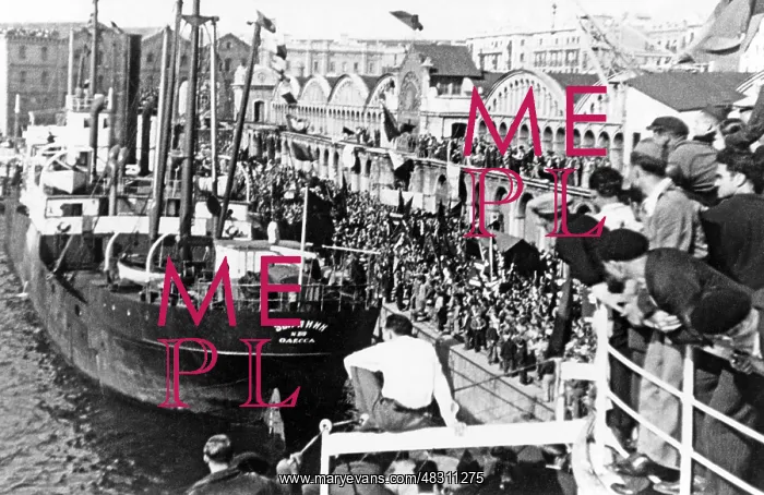 : Soviet steamer in the Port of Barcelona, ??1936 : Soviet steamer in the Port of Barcelona, ??1936