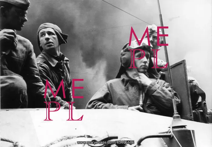 : Soviet tank - soldiers : Soviet tank - soldiers