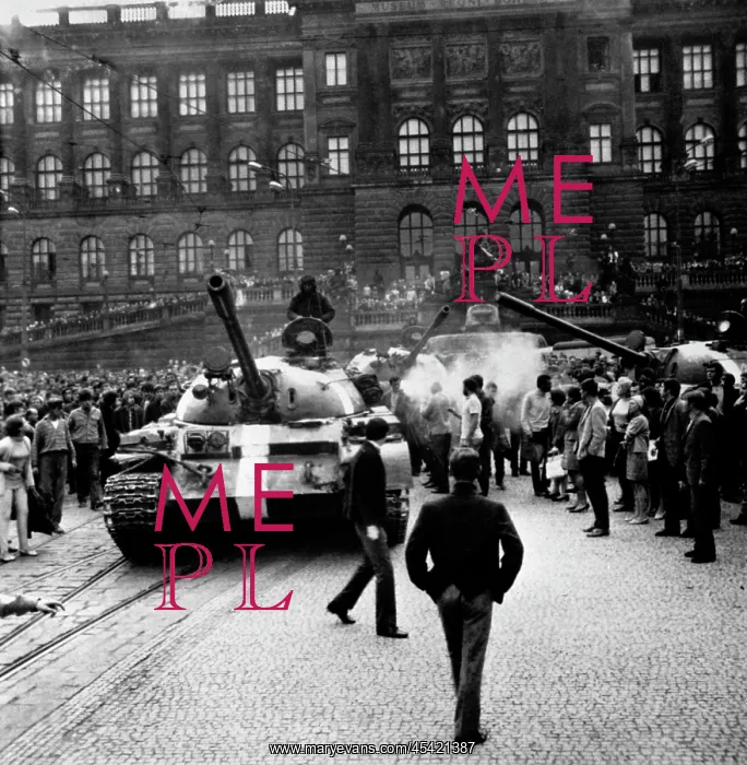: Soviet tank - Wenceslas Square - protest : Soviet tank - Wenceslas Square - protest