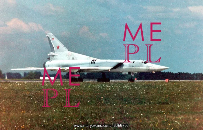 : Soviet Tupolev Tu-160 jet bomber, 1990 : Soviet Tupolev Tu-160 jet bomber, 1990