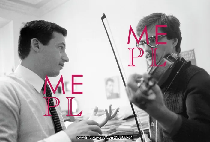 : Soviet violinist Vladimir Spivakov with his pupil : Soviet violinist Vladimir Spivakov with his pupil