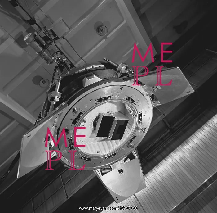 : Soyuz spaceship docking mechanism tested for joint : Soyuz spaceship docking mechanism tested for joint