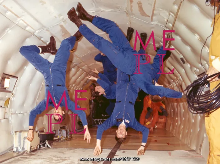 : Space shuttle astronauts in zero gravity ? : Space shuttle astronauts in zero gravity ?