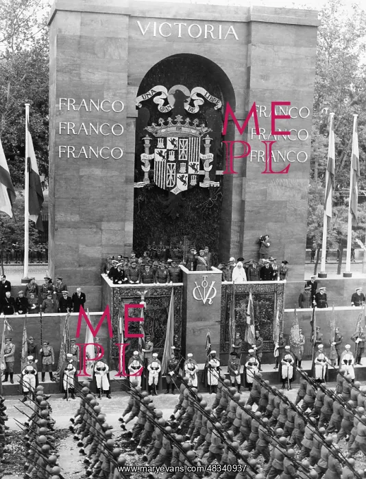 : Spanish national victory parade in Madrid, Spain, 1939 : Spanish national victory parade in Madrid, Spain, 1939