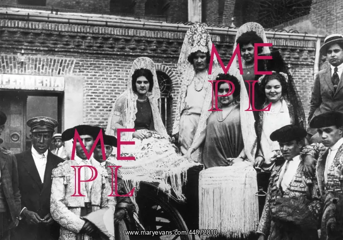 : SPANISH WOMEN : SPANISH WOMEN