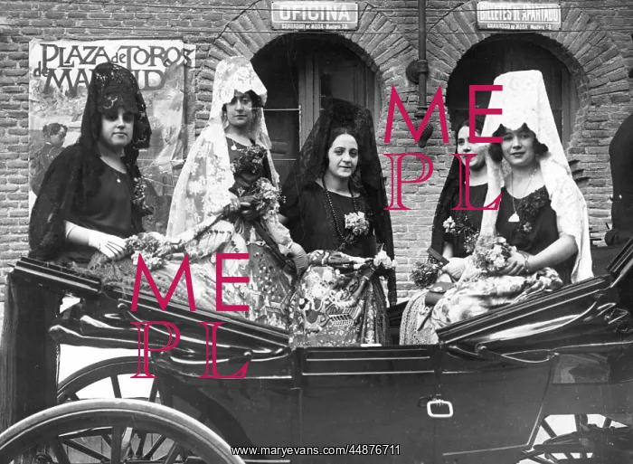 : SPANISH WOMEN : SPANISH WOMEN