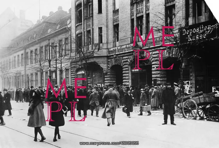 : Spartacists occupy the press building of Forward, 1919 : Spartacists occupy the press building of Forward, 1919