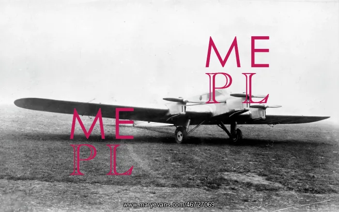 : Spartan Mailplane (forward view, on the ground) : Spartan Mailplane (forward view, on the ground)
