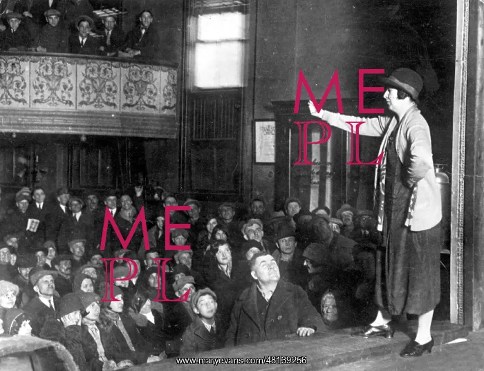 : Speaker talks to striking mill workers, 1928 : Speaker talks to striking mill workers, 1928