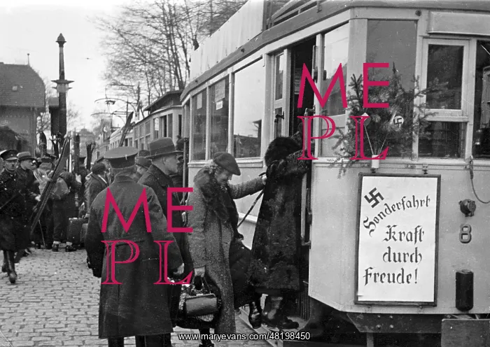 : Special streetcar trip of the KdF : Special streetcar trip of the KdF