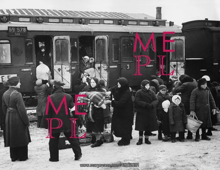 : Special train of Volhynian Germans to Lodz, 1940 : Special train of Volhynian Germans to Lodz, 1940