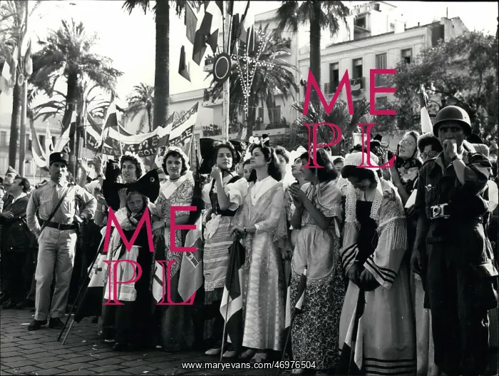 : Spectators for De Gaulle visit, Algeria : Spectators for De Gaulle visit, Algeria
