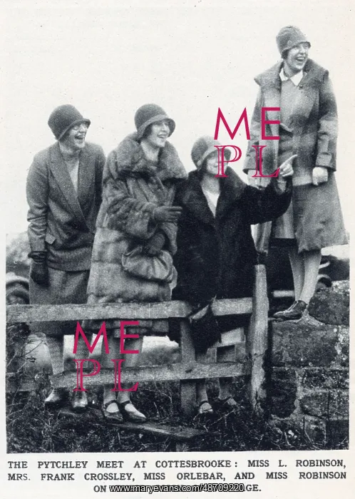  : Spectators at Pytchley meet, Cottesbrooke