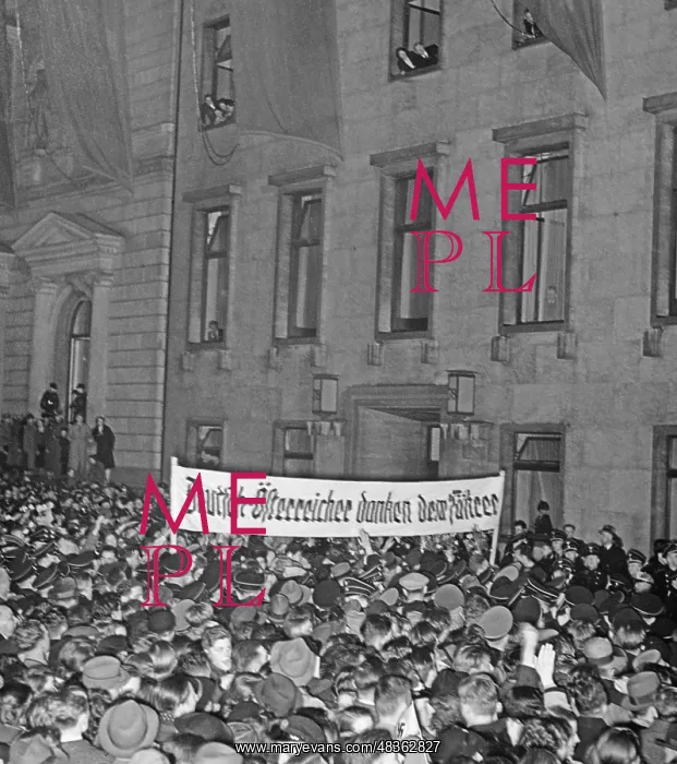 : Spectators on the Wilhelmsplatz, 1938 : Spectators on the Wilhelmsplatz, 1938