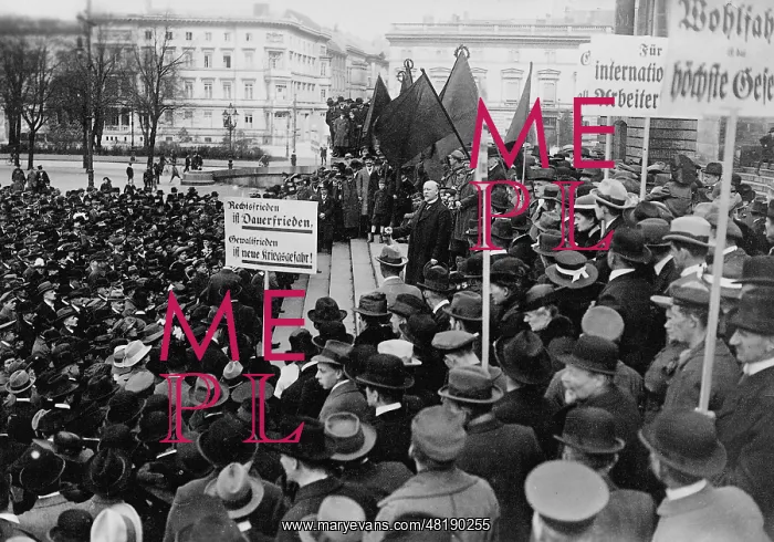: Speech of Philipp Scheidemann in front of the Reichstag, 191 : Speech of Philipp Scheidemann in front of the Reichstag, 191