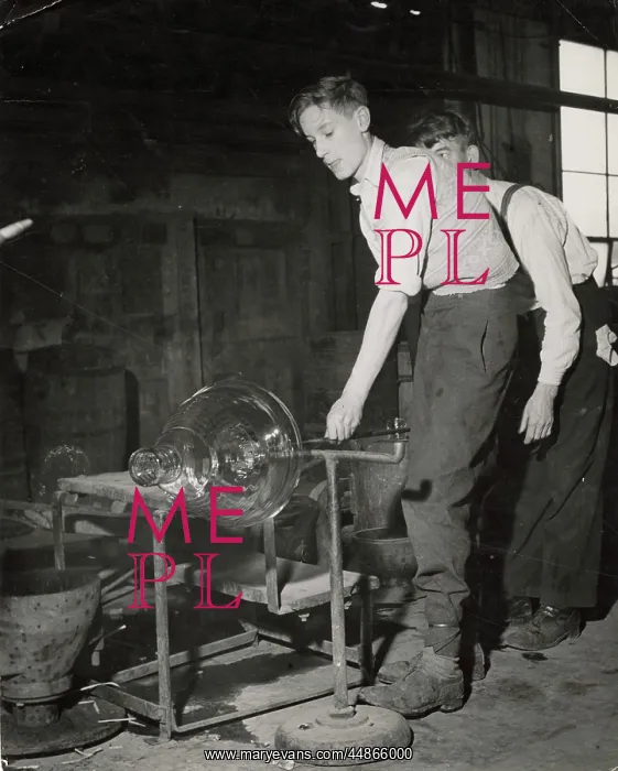  : SPINNING GLASS 1930S