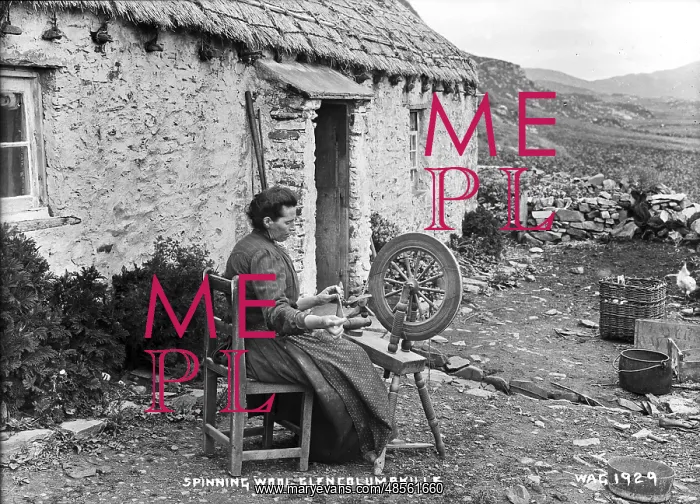 : Spinning Wool, Glencolumbkille : Spinning Wool, Glencolumbkille