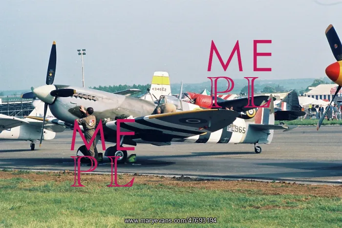 : Spitfire at North Weald : Spitfire at North Weald