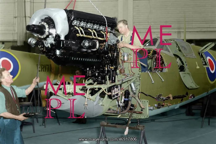 : Spitfires in Colour : Spitfires in Colour