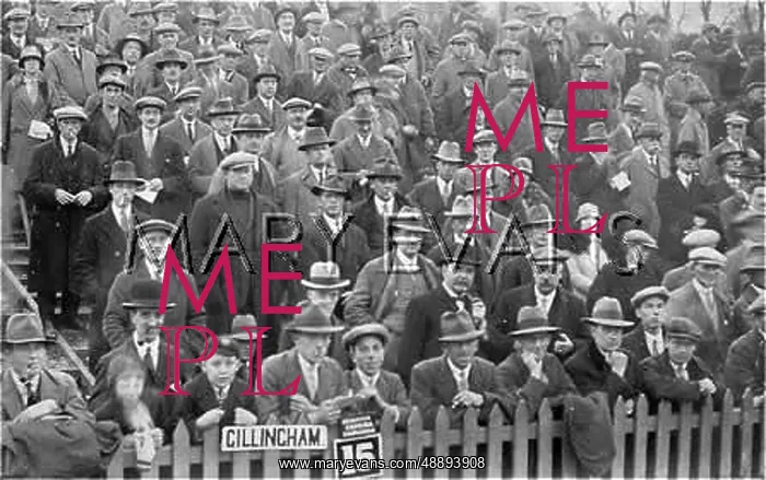  : SPORTING CROWD C1927