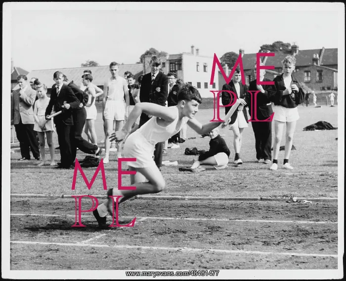 : SPORTS DAY / RUNNING 1950S : SPORTS DAY / RUNNING 1950S