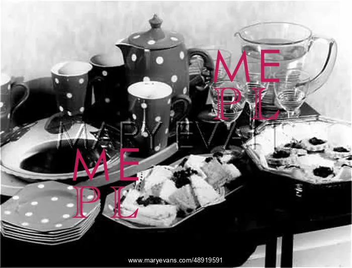 : SPOTTED TEA SET 1930S : SPOTTED TEA SET 1930S
