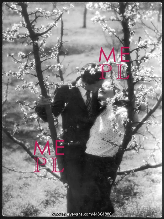  : SPRINGTIME ROMANCE