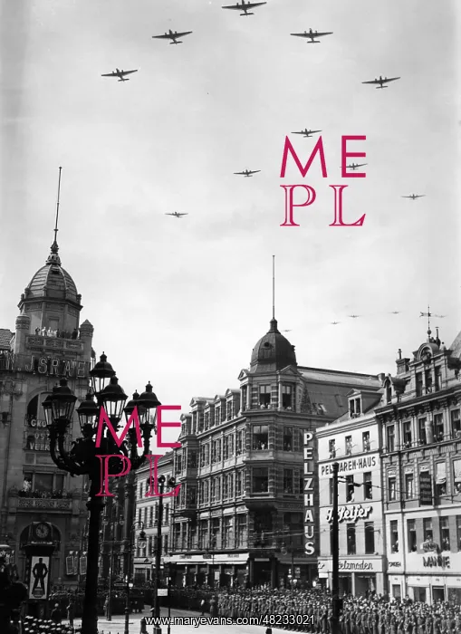 : Squadron flying over the City Hall on the occasion of the : Squadron flying over the City Hall on the occasion of the