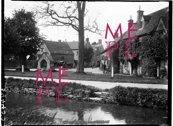 : The Square, Lower Slaughter, Cotswold, Gloucestershire : The Square, Lower Slaughter, Cotswold, Gloucestershire