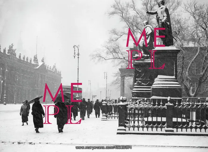 : Square at the Zeughaus, 1930s : Square at the Zeughaus, 1930s
