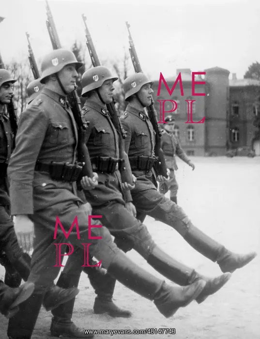 : SS Bodyguard Regiment Adolf Hitler in the barracks yard, 19 : SS Bodyguard Regiment Adolf Hitler in the barracks yard, 19