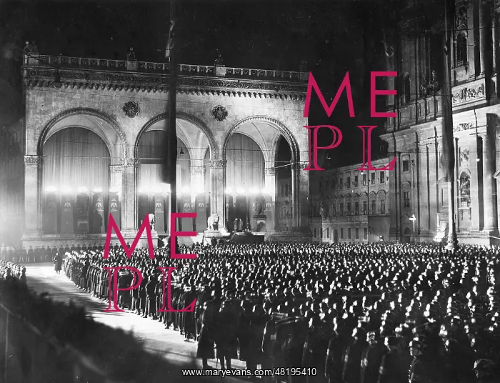 : SS in front of the Feldherrnhalle, 1938 : SS in front of the Feldherrnhalle, 1938