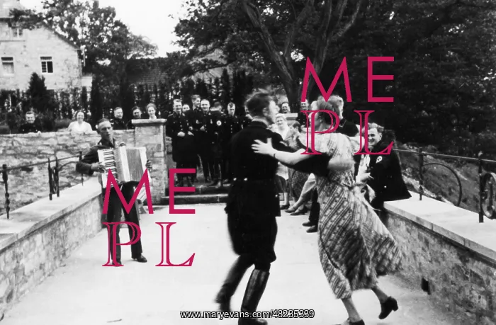 : SS guards dancing, 1937 : SS guards dancing, 1937