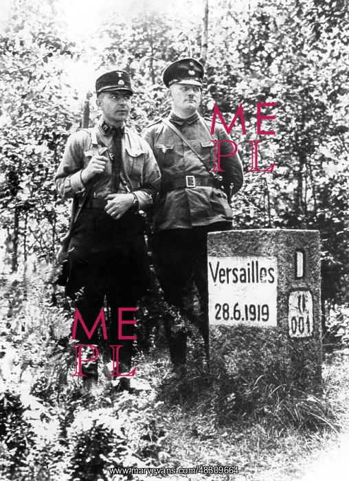 : An SS man and a customs officer stand in front : An SS man and a customs officer stand in front